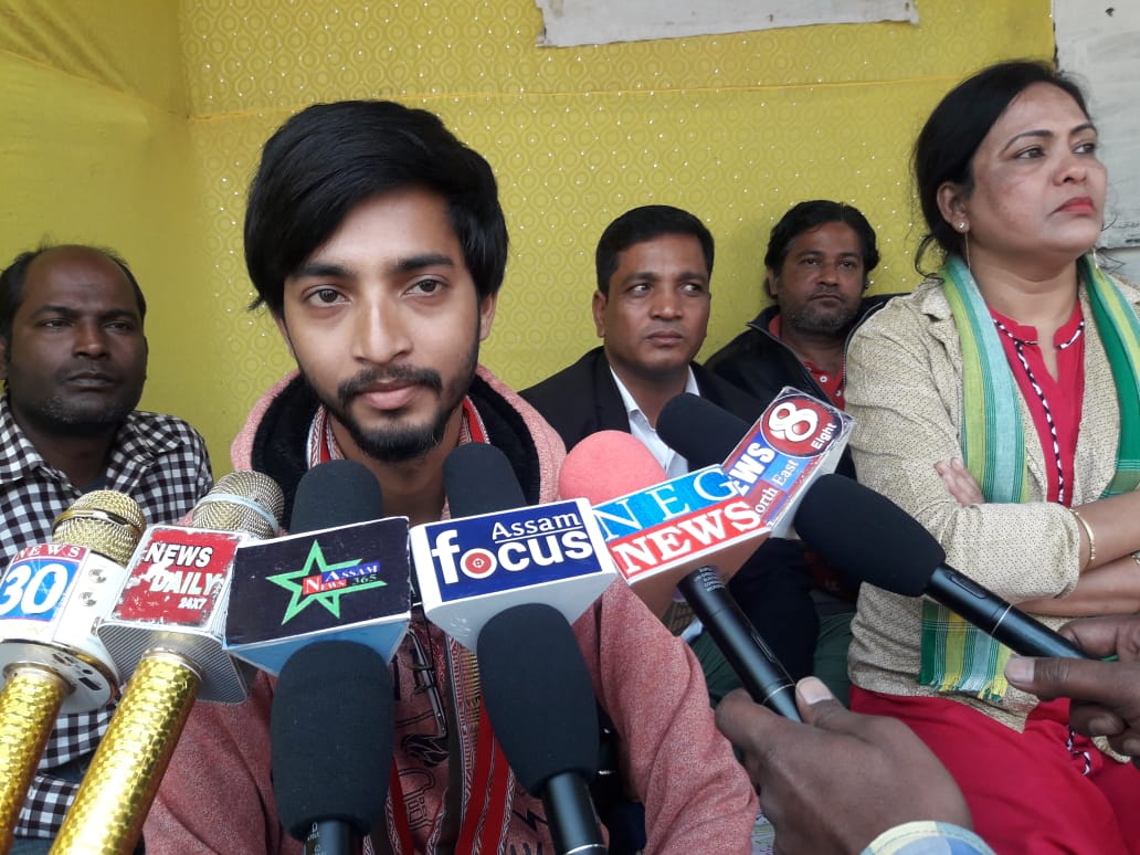 বিলাসীপাৰা আঞ্চলিক ছাত্ৰ সন্থাৰ উদ্যোগত ১০ ঘণ্টীয়া অনশন