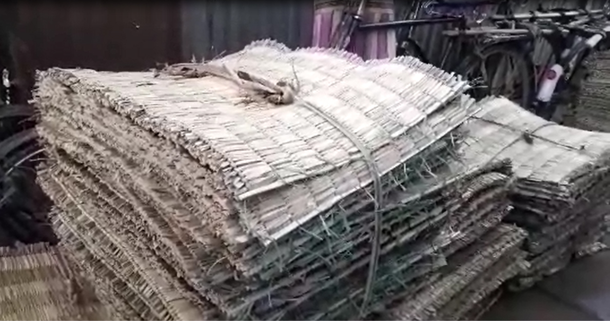 কঠ বনাই জীৱন নিৰ্বাহ কৰা এজাক দুৰ্ভগীয়া মানুহৰ জীৱন গাথা