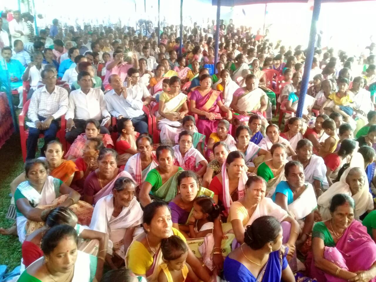 দৰঙৰ স্বচ্ছ গাঁও হালধালৈ ৰিহণ দৈমাৰীৰ ১ লাখ টকাৰ অনুদান