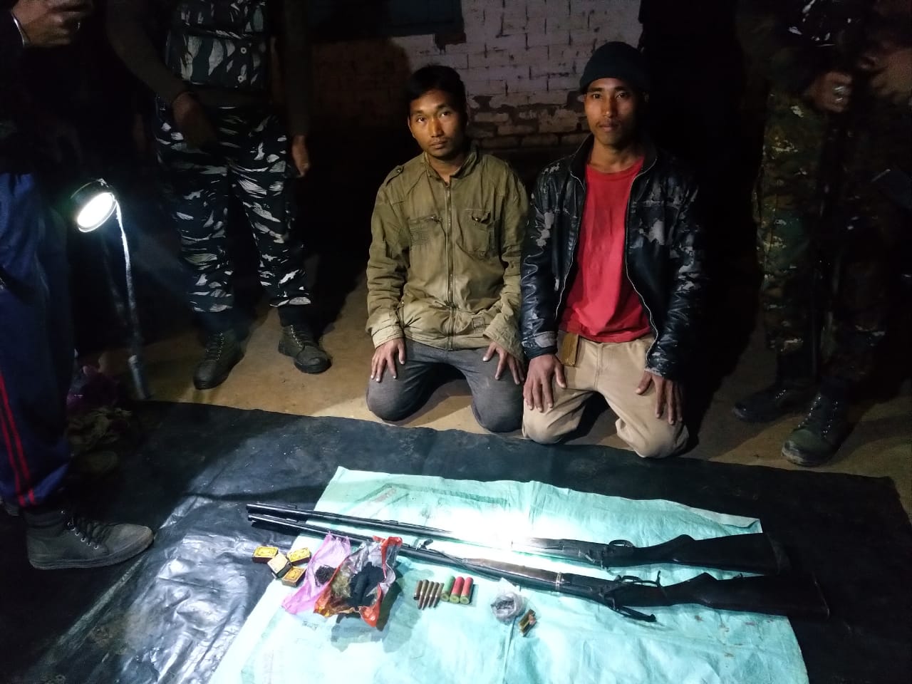 চৰাইদেউৰ সোণাৰিত হস্তনিৰ্মিত বন্দুক-গুলীৰ সৈতে ২ অৰুণাচলী যুৱক আটক