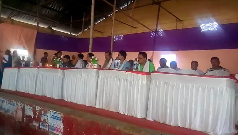 অগতানুগতিক সাপ্তাহিক মহিলা বজাৰ আৰম্ভ হ'ল নগাঁৱৰ ফুলগুৰিত