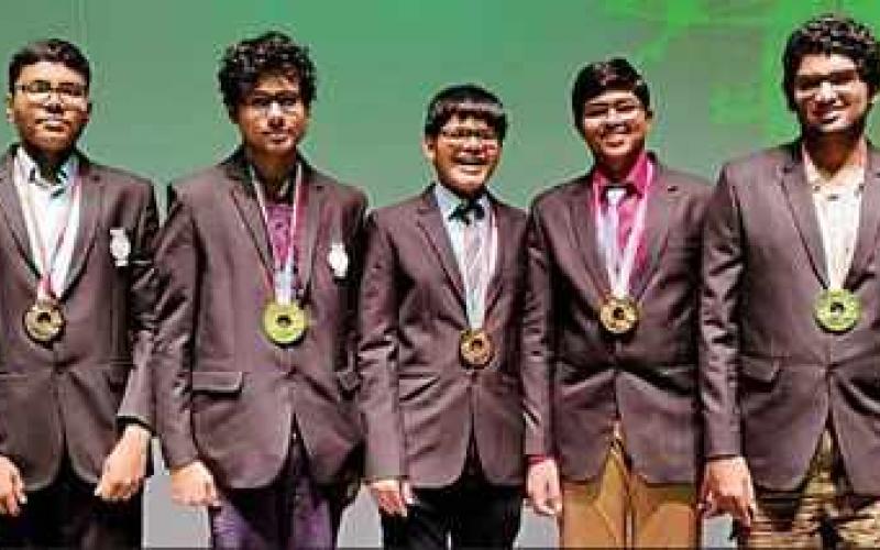 ভাৰতৰ অভিলেখ- ৫ অংশগ্ৰহণকাৰী, ৫টা সোণৰ পদক