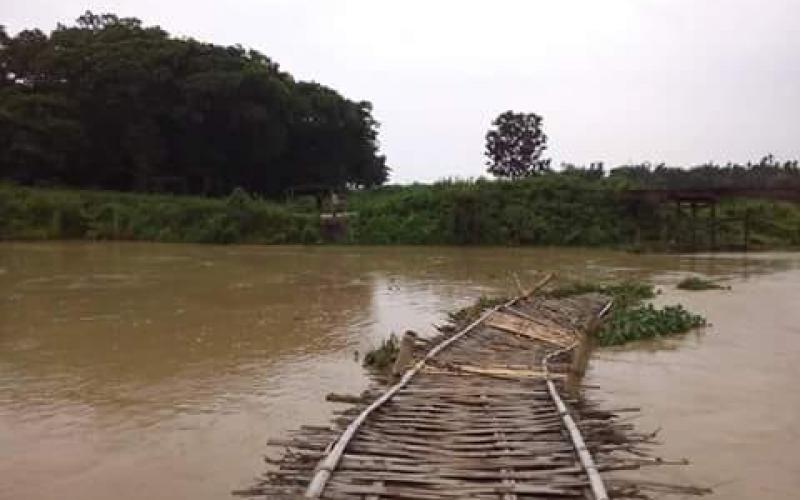 ৰঙিয়া-তামুলপুৰ সমষ্টি সংযোগী কাঠৰ দলঙৰ জৰাজীৰ্ণ অৱস্থা, জীয়াতু ভুগিছে ৰাইজে