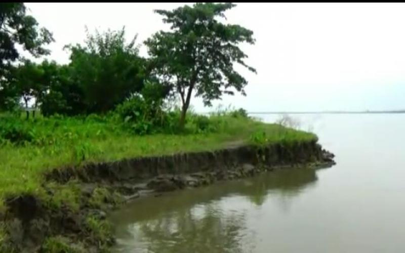 মাজুলীত সোৱণশিৰিৰ বুকুত জাহ গ'ল ৪ গাঁও
