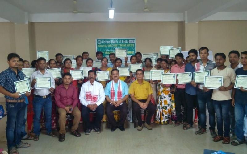 গোলাঘাটত ধূপকাঠি প্ৰস্তুত প্ৰশিক্ষণৰ সামৰণি
