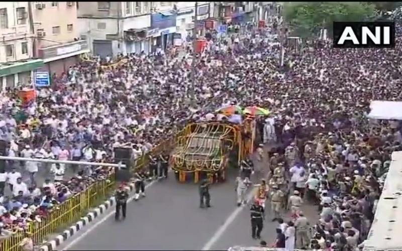 অন্তিম যাত্ৰা যুগদ্ৰষ্টাগৰাকীৰ 