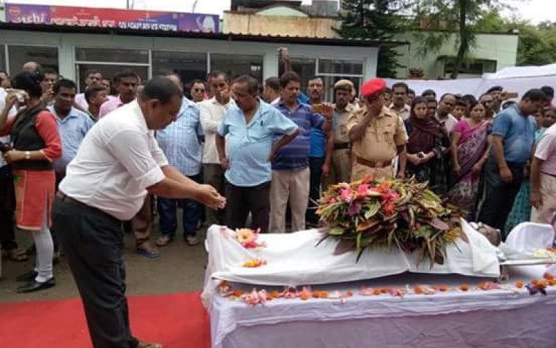 গোলাঘাটৰ ভাৰপ্ৰাপ্ত আৰক্ষী বিষয়া গৰ্গ নাৰায়ণ বৰালৈ শেষ শ্ৰদ্বাঞ্জলি