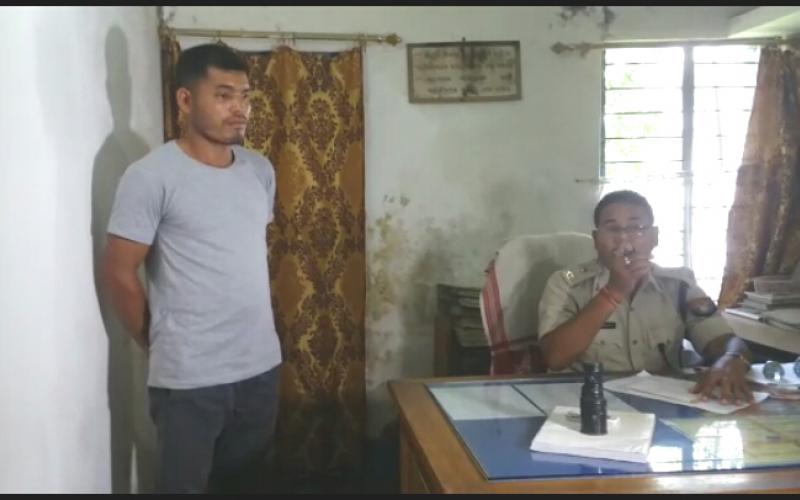 বিশ্বনাথত মাৰণাস্ত্ৰসহ গ্ৰেপ্তাৰ এন ডি এফ বি কেডাৰ