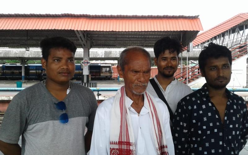 তিনিচুকীয়াৰ নিজ গৃহলৈ লৈ গৈ