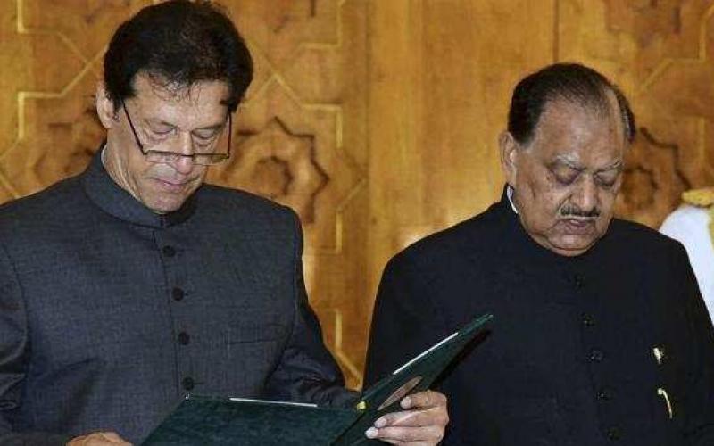 পাক প্ৰধান মন্ত্ৰীৰূপে শপত ল'লে ইমৰান খানে