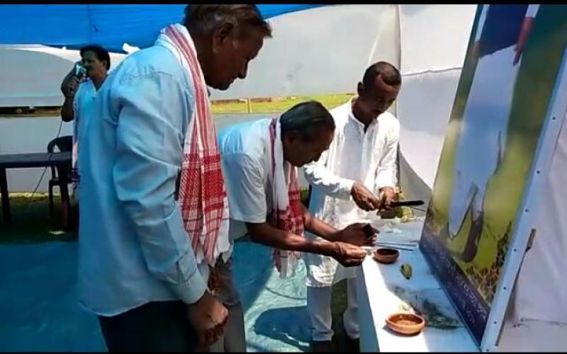চাপৰত প্রাক্তন প্রধান মন্ত্রী প্রয়াত অটল বিহাৰী বাজপেয়ীলৈ শ্রদ্ধাঞ্জলি