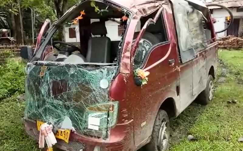 জেংৰাইমুখত শোকাৱশ পথ দুৰ্ঘটনা : শিশুসহ ১১জনৰ অৱস্থা সংকটজনক