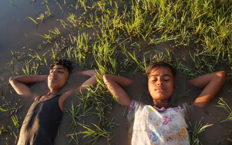 ভিলেজ ৰকষ্টাৰ্ছ : বাস্তৱৰ অকৃত্ৰিম প্ৰতিফলন ঘটোৱা এক হৃদয়স্পৰ্শী ছবি