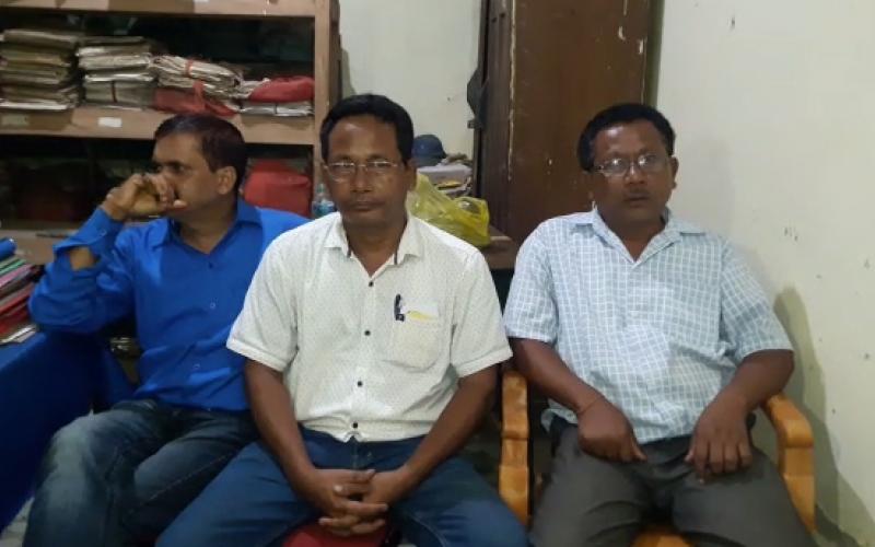সোণাৰিৰ উৎকোচ কাণ্ড : আৰক্ষীৰ জালত পঞ্চায়তৰ তিনিজনকৈ সচিব