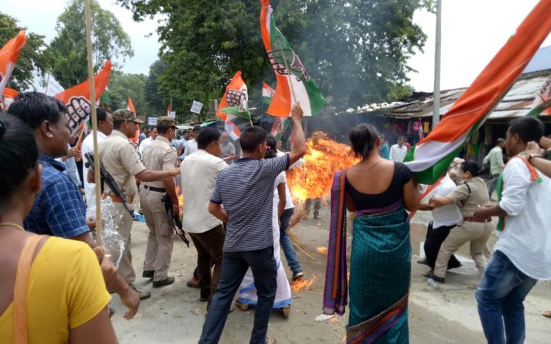 বিজয় মালিয়াৰ সৈতে বিজেপি চৰকাৰৰ মিতিৰালিৰ বিৰুদ্ধে মাজুলীত কংগ্ৰেছৰ প্ৰতিবাদ