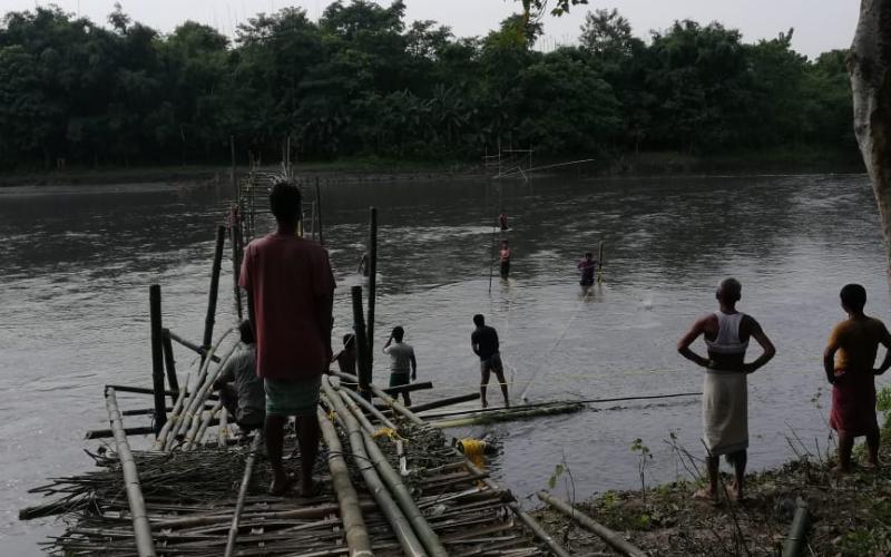 এখন দলং বিচাৰি ৭খন গাঁৱৰ ৰাইজৰ হাহাকাৰ : নিৰ্বাচনত এসেকা দিয়াৰ হুংকাৰ