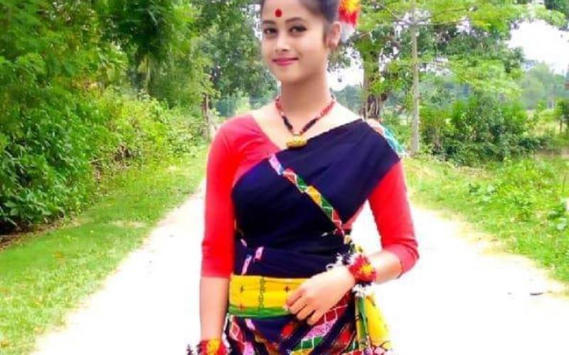 শাৰদীয়১মিচিং১সুন্দৰীৰ১মুকুট১তেজপুৰৰ১স্মিতা১মিলিলৈ