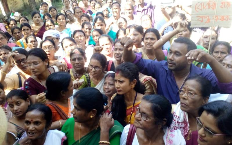 পত্নী হত্যাকাৰী বিজিত শইকীয়াৰ ফাঁচিৰ দাবীত জামুগুৰিহাটত প্ৰতিবাদ