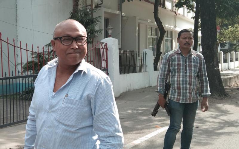 আৰক্ষীৰ চমন : আলফা নেতা মৃণাল হাজৰিকা পাণবজাৰ থানাত হাজিৰ