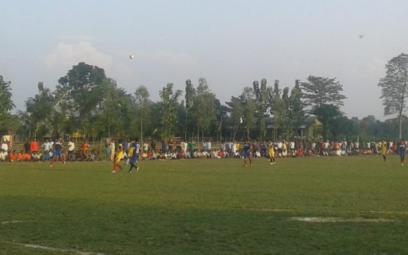 বামুণবড়ী ছহিদ সোঁৱৰণি ফুটবলৰ ছেমি ফাইনেলত মুগদি সোণাপুৰ ইয়ং ষ্টাৰ ক্লাব