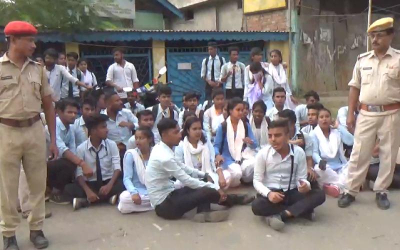 লামডিং মহাবিদ্যালয়ত উত্তপ্ত পৰিস্থিতি : সংবাদ মাধ্যমৰ প্ৰৱেশ নিষিদ্ধ কৰে এ বি ভি পিয়ে