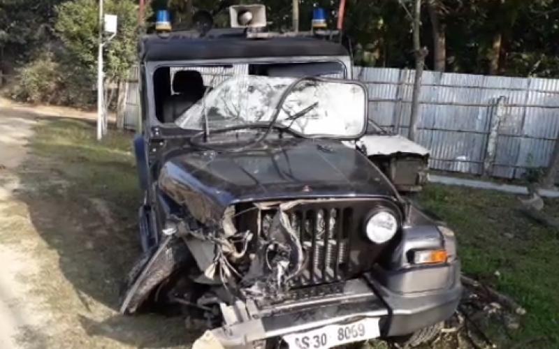 নগাঁৱৰ ৰাঙলুত ৰাজেন গোঁহাইৰ কনভয়ৰ গাড়ী দুৰ্ঘটনাগ্ৰস্ত