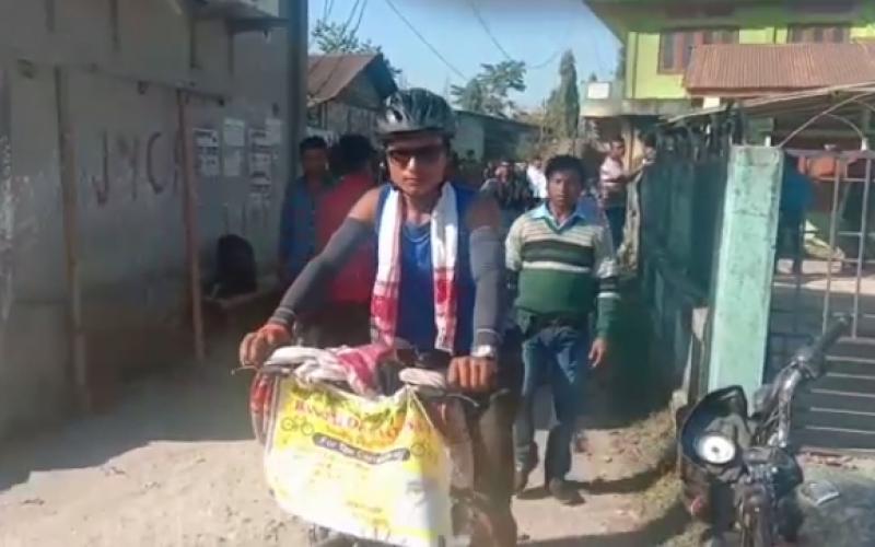 বাংগালুৰুৰ পৰা চাইকেল যাত্ৰাৰে নাৰায়ণপুৰত উপস্থিত অসমৰ যুৱক ৰূপক