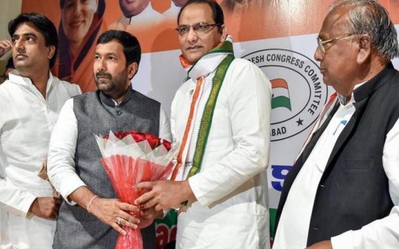 ক্ৰিকেটৰ ১০ গজৰ নেতৃত্বৰ পৰা ৰাজনীতিৰ নেতৃত্বলৈ আজাহাৰ
