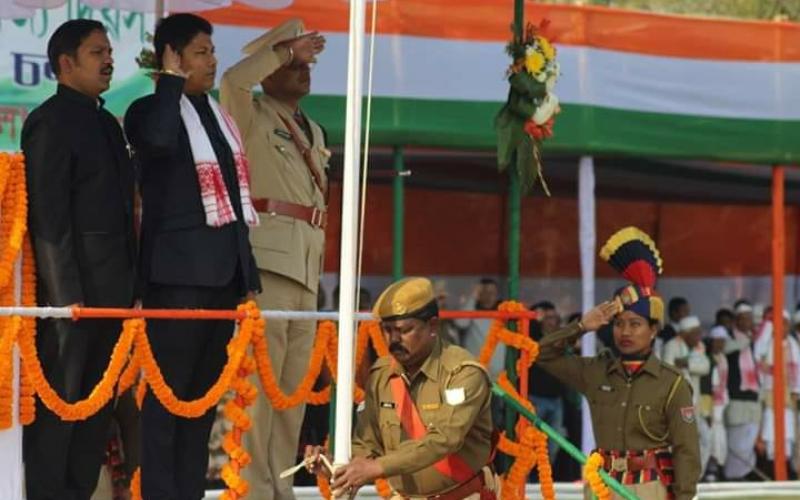 শিৱসাগৰত উলহ-মালহেৰে ৭০সংখ্যক গণৰাজ্য দিৱস উদ্যাপন