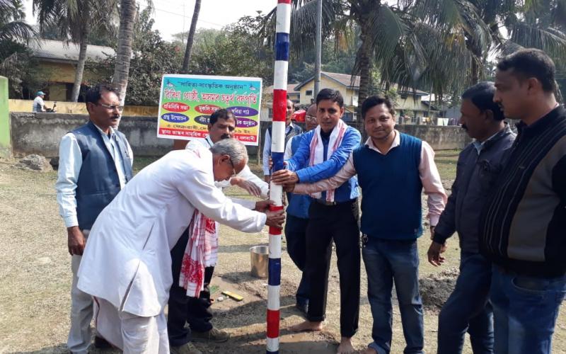 বিৰিণা গোষ্ঠীৰ চতুৰ্থ বৰ্ষপূৰ্তি অনুষ্ঠানৰ বিশাল প্ৰস্তুতি : দৌলাশালত লাইখুঁটা স্থাপন
