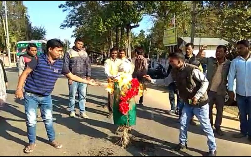 বঙাইগাঁৱত নাগৰিকত্ব সংশোধনী বিধেয়ক বাতিলৰ দাবীত প্ৰধান মন্ত্ৰীৰ পুত্তলিকা দাহ