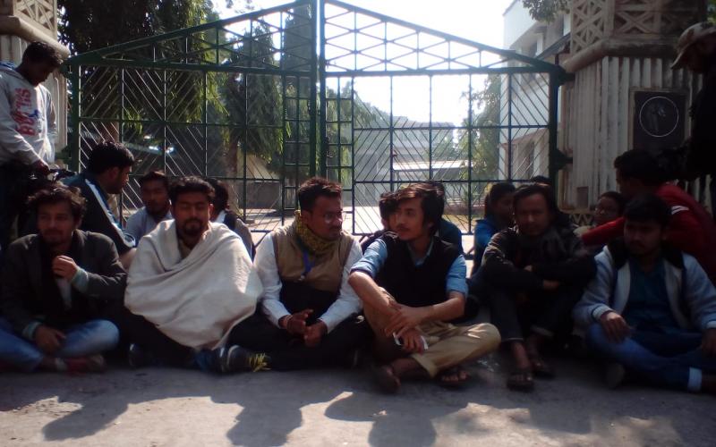 কটন বিশ্ববিদ্যালয়ত ছাত্ৰ-ছাত্ৰীৰ আমৰণ অনশন