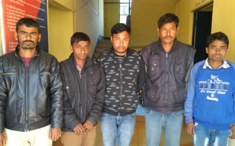 জখলাবন্ধা আৰক্ষীৰ জালত ৫ চোৰাং চিকাৰী