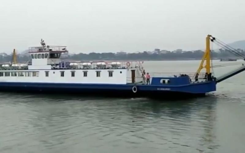 গুৱাহাটী-উত্তৰ গুৱাহাটী জল যাতায়াতত ৰ' ৰ' জাহাজৰ সংযোজন
