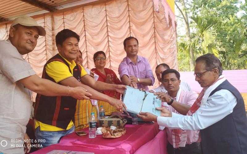 বঙালী ফেডাৰেচনৰ নেতা মৃণাল বিশ্বাস-খুকন বিশ্বাসৰ নেতৃত্বত অবড়ো সংগঠনৰ ৬০জনৰ বিপিএফত যোগদান