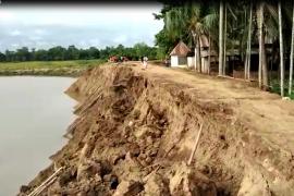 কামপুৰ-কাৰ্বিআংলং সংযোগী পথত কপিলী নদীৰ ব্যাপক খহনীয়া