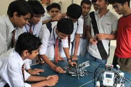 বহু ইঞ্জিনীয়াৰিং কলেজ বন্ধ হৈছে ভাৰতত