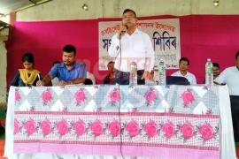 চৰাইদেউ জিলা উপায়ুক্তৰ মাটিৰ পট্টা বিতৰণ