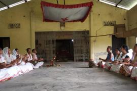 হিমাৰ সফলতা কামনা কৰি নগাঁৱৰ নসত্ৰবাসীৰ নাম-কীৰ্তন