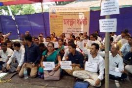 চাকৰিৰ পৰা বঞ্চিত টে'ট উত্তীৰ্ণক শীঘ্ৰে নিযুক্তিৰ নিৰ্দেশ গুৱাহাটী হাইকোৰ্টৰ