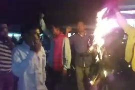 নাগৰিকত্ব সংশোধনী বিধেয়ক বাতিলৰ দাবীত টংলাত প্ৰধান মন্ত্ৰী-মুখ্য মন্ত্ৰীৰ প্ৰতিকৃতি দাহ