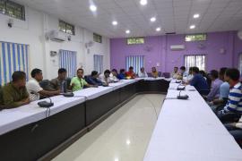 পঞ্চায়ত নিৰ্বাচনক লৈ মাজুলীত ৰাজনৈতিক দলেৰে উপায়ুক্তৰ বৈঠক