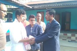 ছহিদ মনশ্বেৰ বসুমতাৰীৰ পৰিয়াললৈ নগাঁৱৰ এছআৰকে জুনিয়ৰ কলেজৰ ৫০ হাজাৰ টকাৰ আৰ্থিক সাহায্য